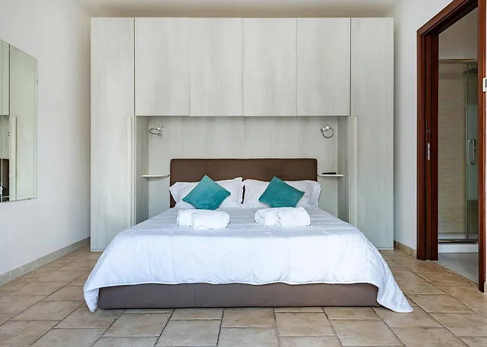 Helios Vacanze بيت ضيافة 3*