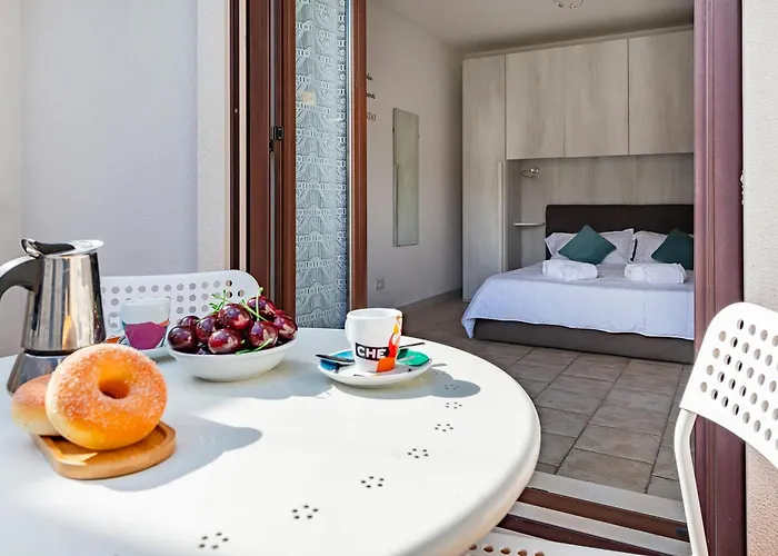 Helios Vacanze بيت ضيافة 3*