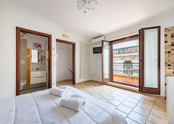 بيت ضيافة Helios Vacanze 3*