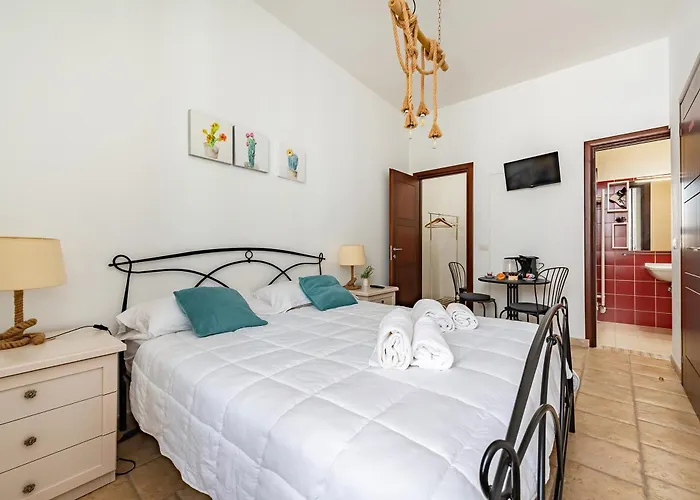 Helios Vacanze كونفيرسانو