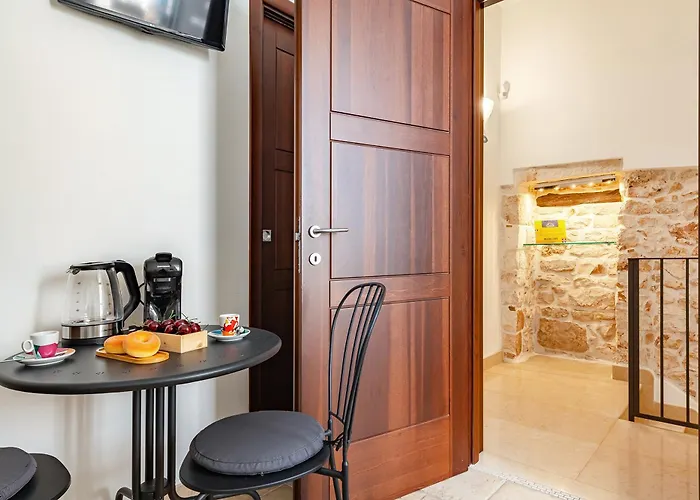 بيت ضيافة Helios Vacanze 3*